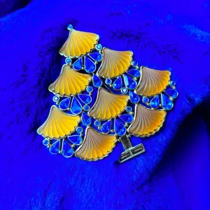 Cristobal large Christmas Tree Brooch in yellow