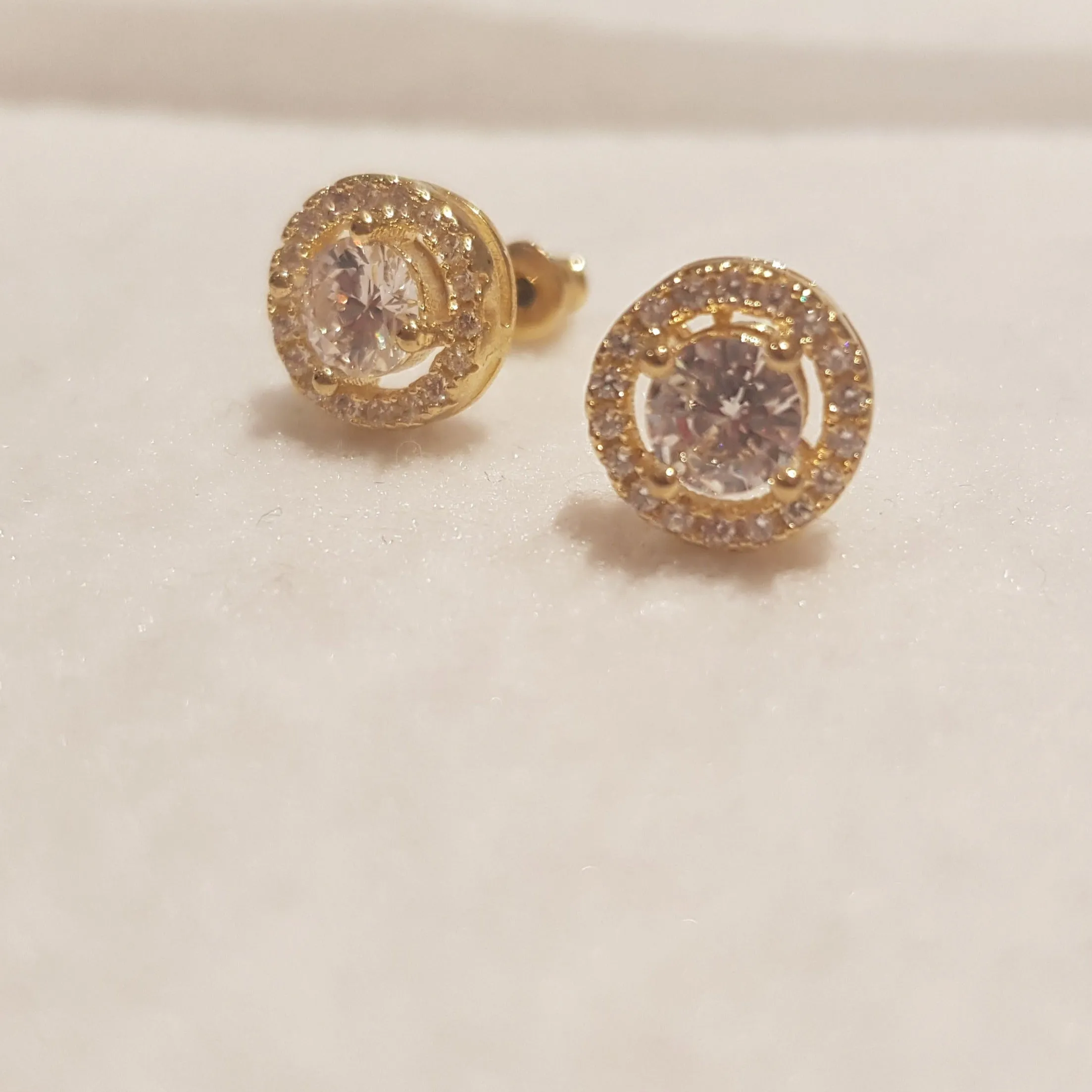 Dainty Round Gold Zarconia Stud Earrings