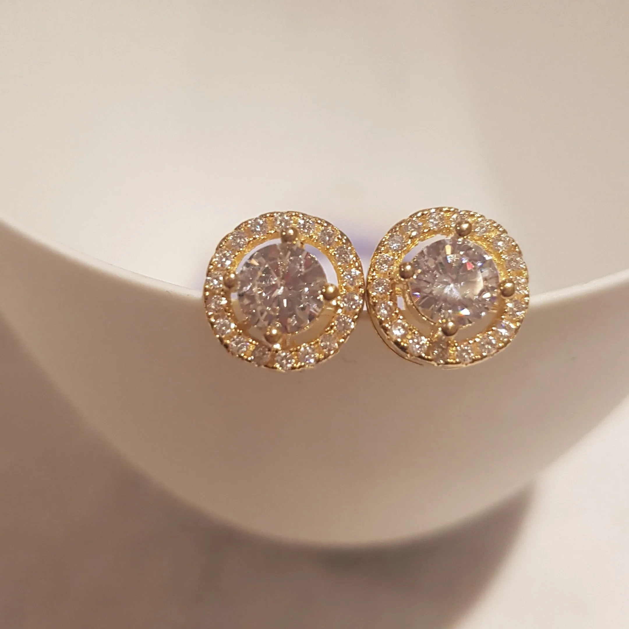 Dainty Round Gold Zarconia Stud Earrings