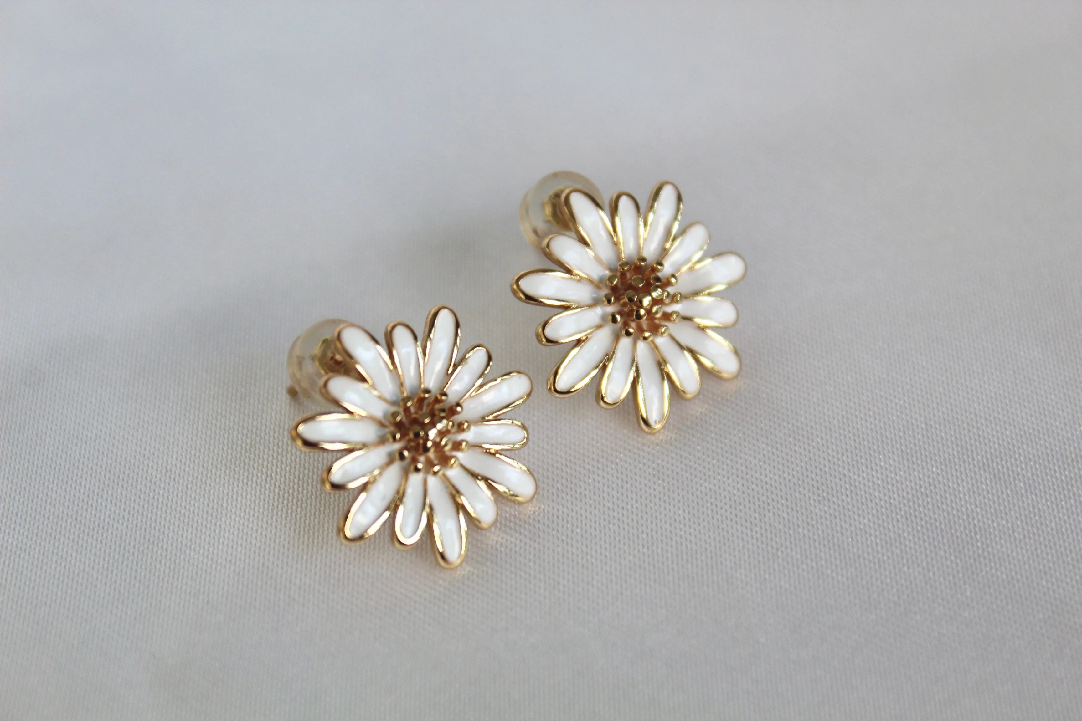 Daisy Stud Earrings