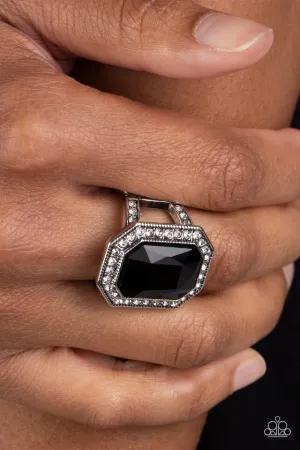 Paparazzi Ring ~ A Royal Welcome - Black
