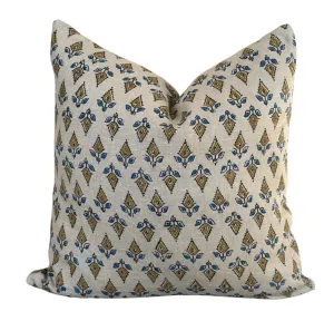 Riya Pillow 22" x 22"