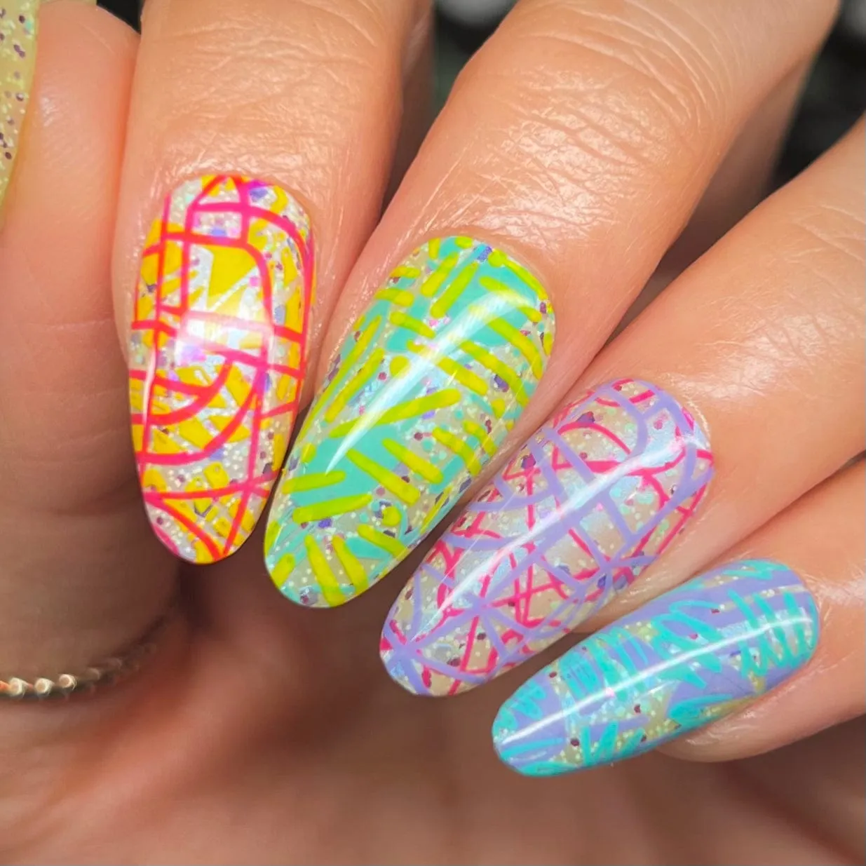 Scribbled Geos (M549) - Nail Stamping Plate